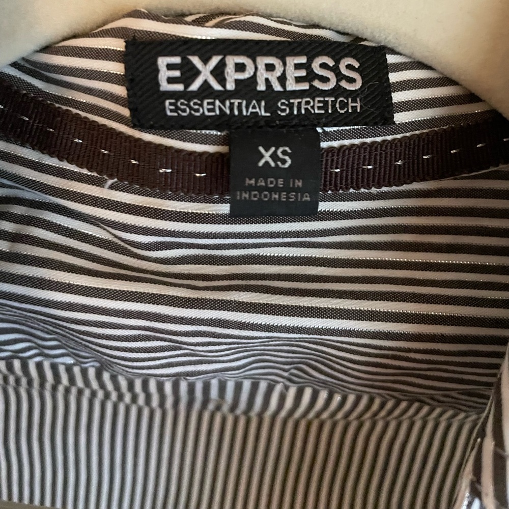 Express Striped Button-Up Top - Picture 4 of 6